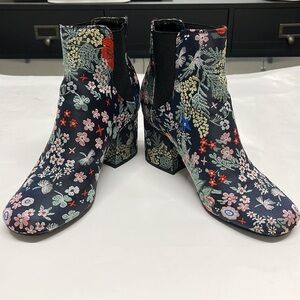 Indigo Rd Floral Patterned Ankle Boots sz 8 EUC